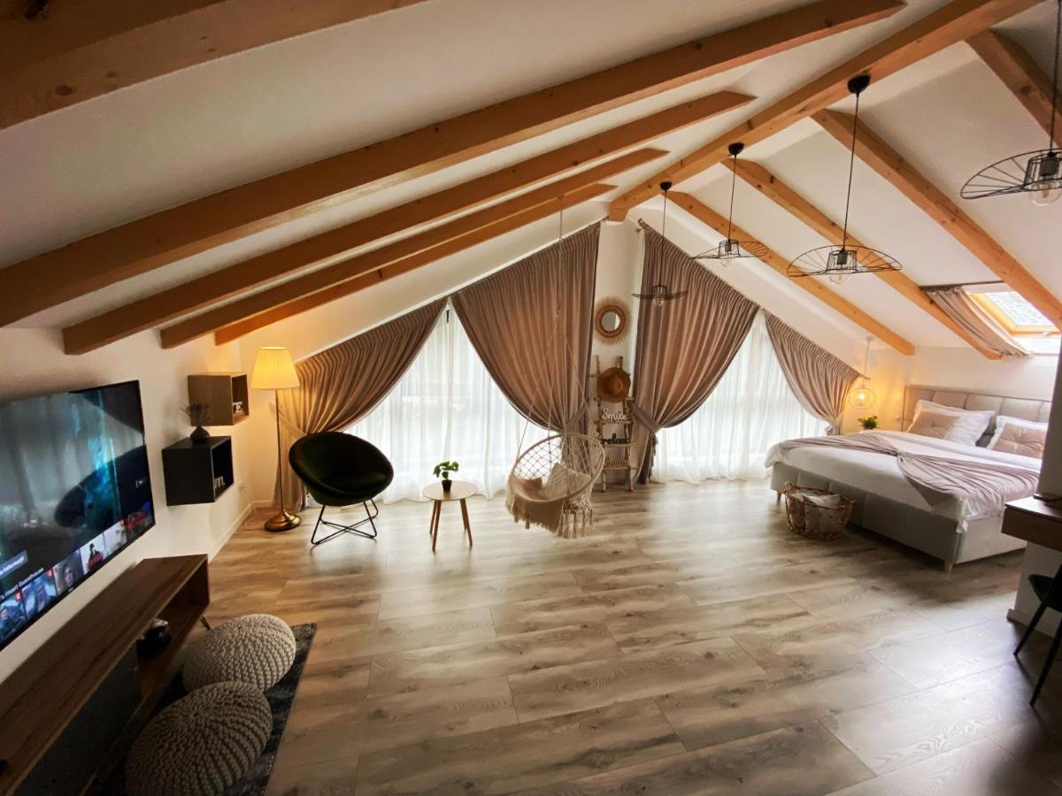 Queen's Heart Apartment *